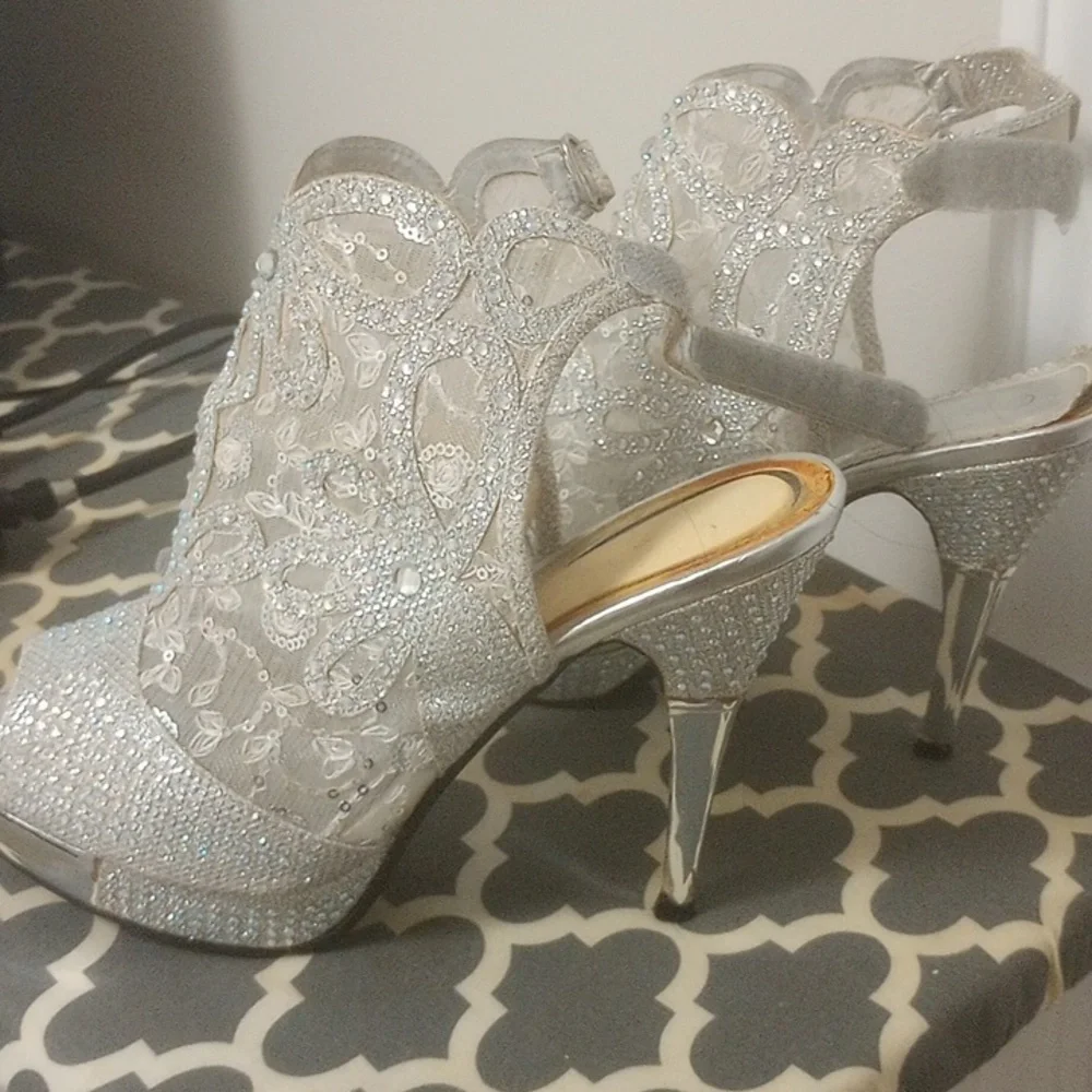 Women Shoes size 8.5 - Picture 5 of 5